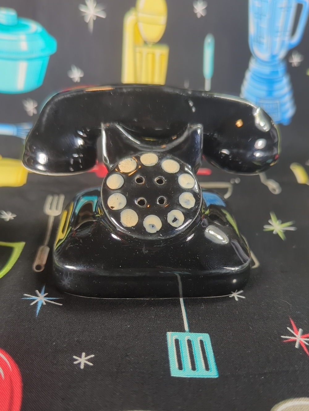 Vintage rotary phone salt & pepper miniature Japan